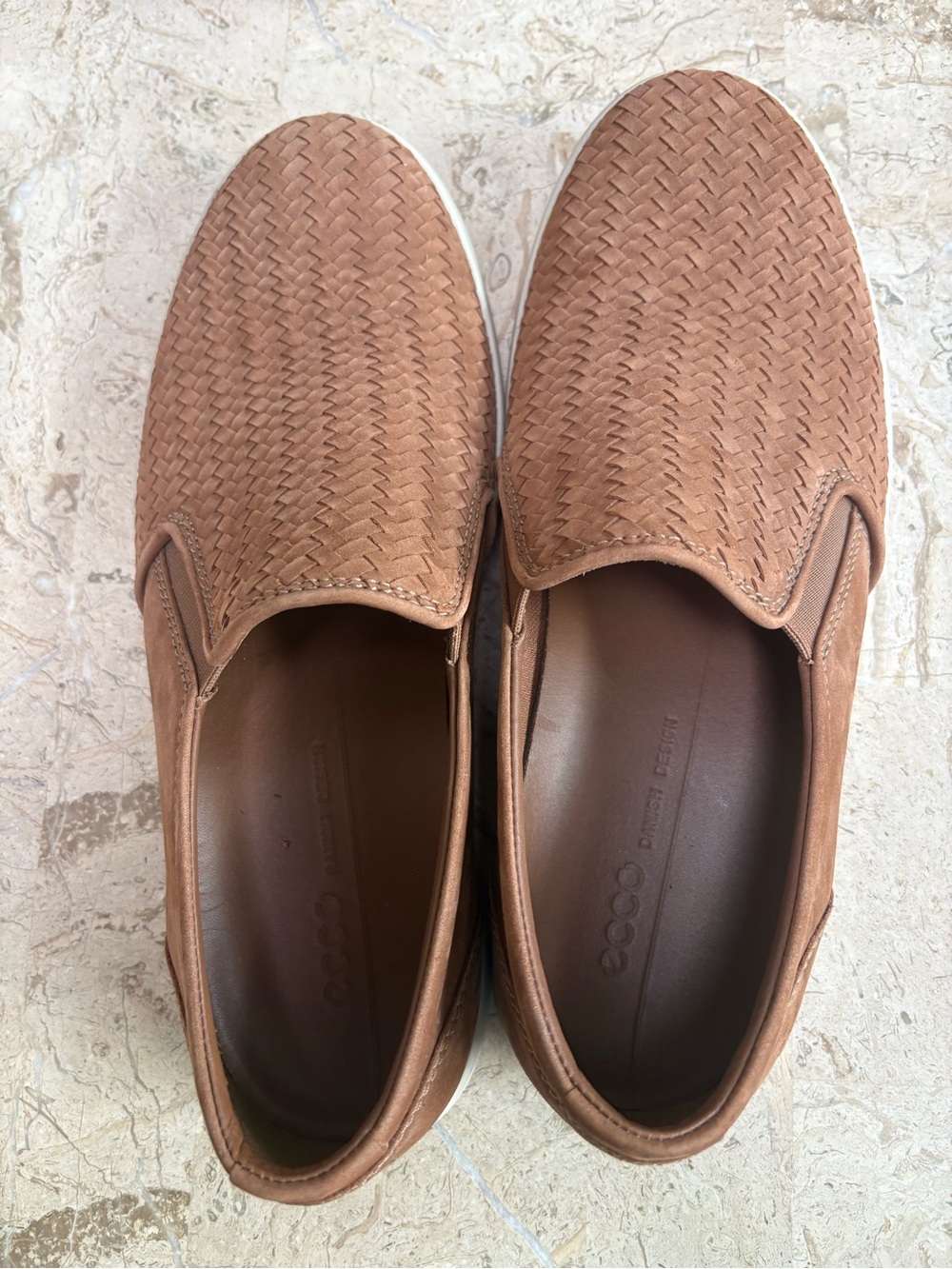 ECCO Extra Width Slip On Leather Sneaker Size 44/10-10.5
